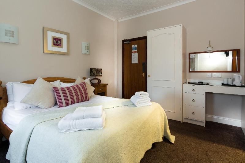 Standard Double Room image 4