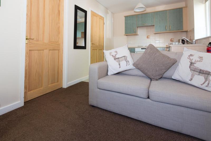 Family Room (2 Adults + 1 Child) image 3