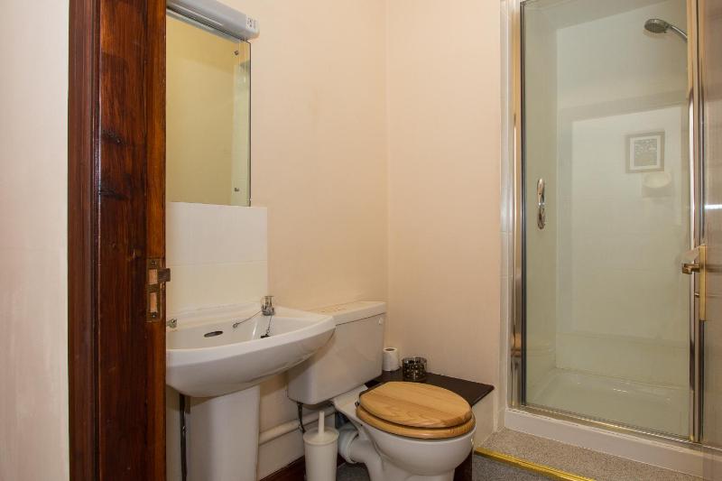 Single Room image 2