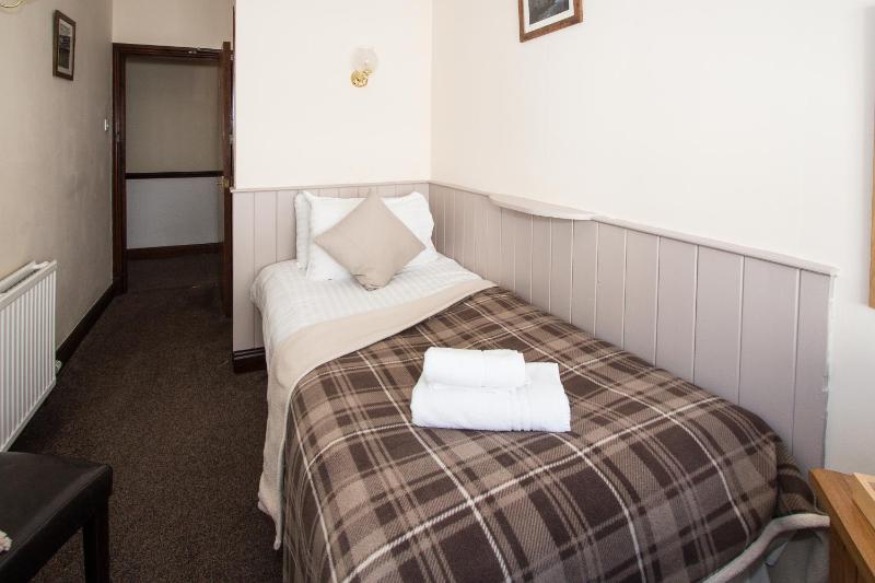 Single Room image 4