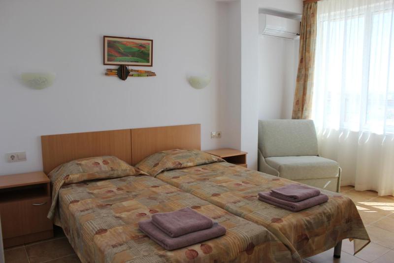 Superior Twin Room with Sea View image 1