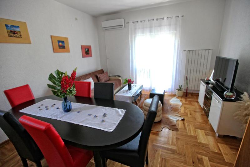 Apartments Lovori-Lorbe - image 11