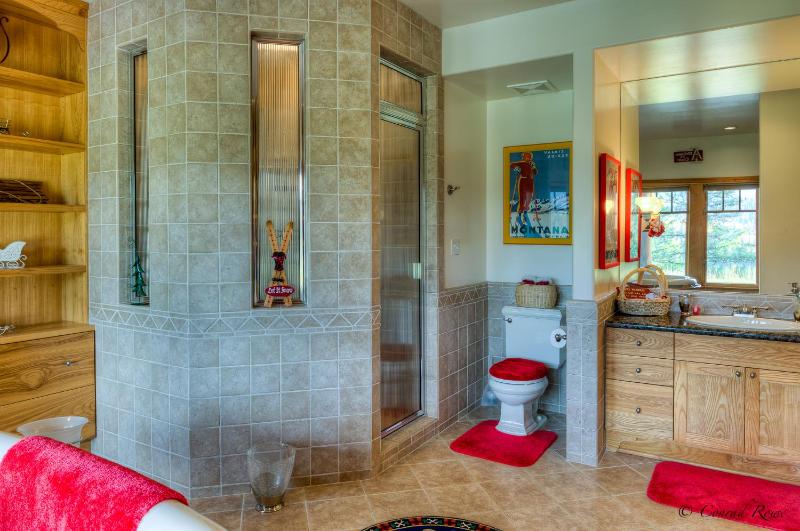 Superior King Suite image 2