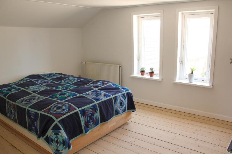 Double Room with Shared Bathroom image 2
