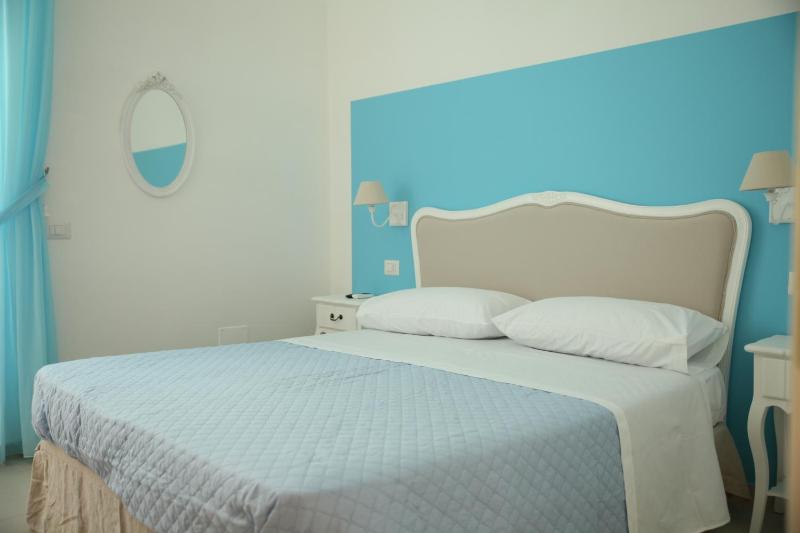 Double Room with Private Bathroom image 3