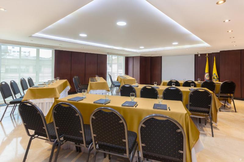Hotel Embassy Park - image 11