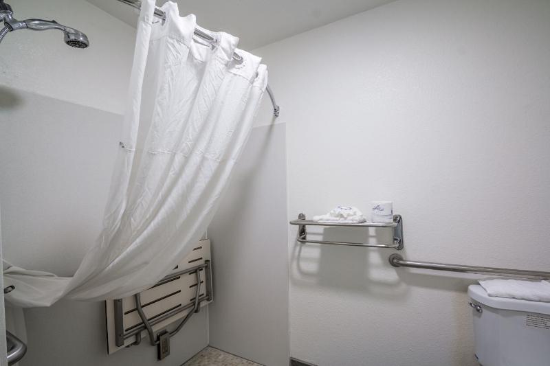 King Room - Disability Access image 3