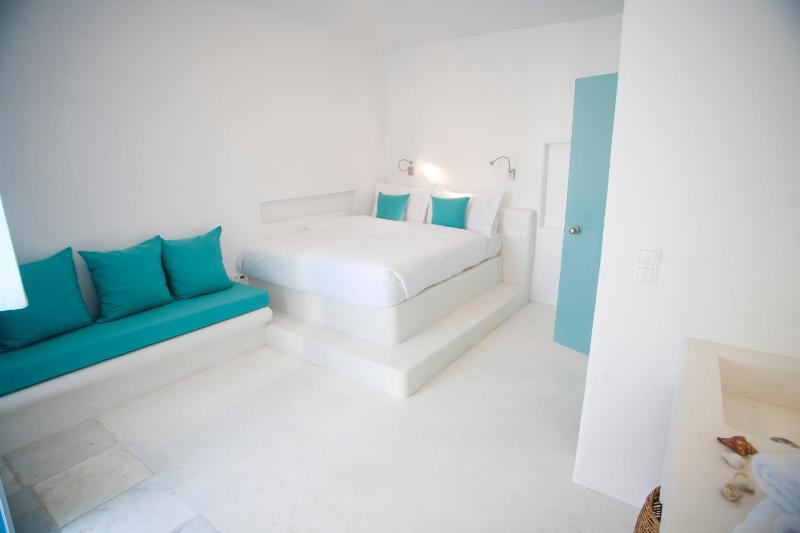 Apartment with Side Sea View image 1