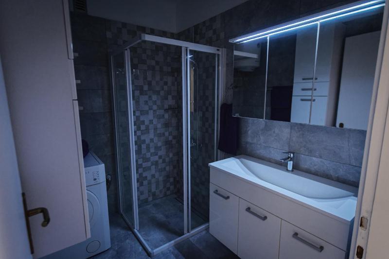 Apartment with Sea View image 2