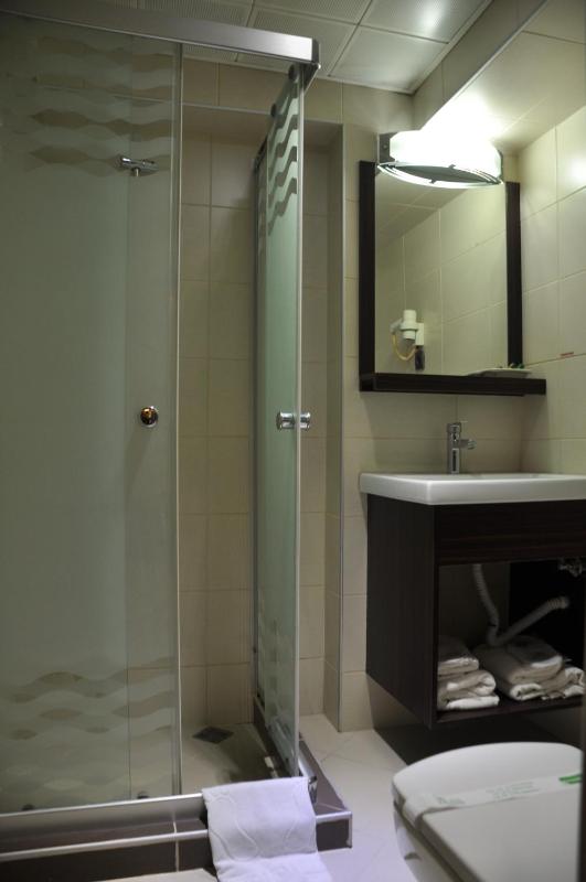 Double Room image 3