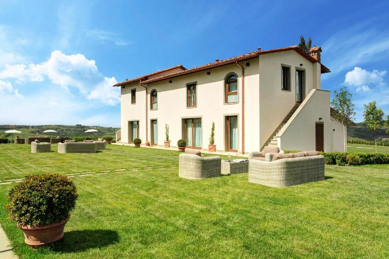 Three-Bedroom Villa image 2