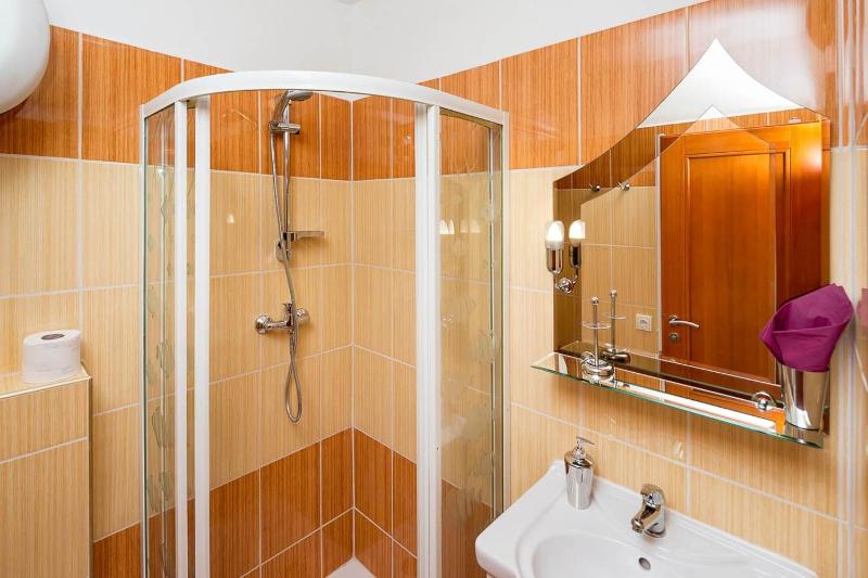 Apartment image 3
