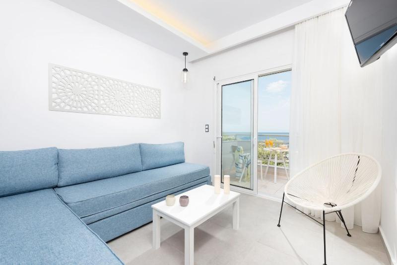 Suite with Sea View image 2