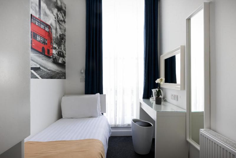 Superior Single Room image 1