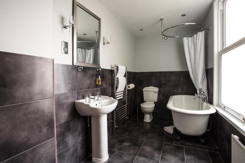 Brighton House - image 23