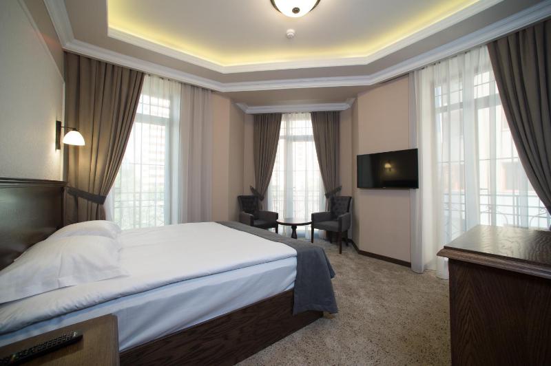Superior Double or Twin Room with Garden View image 1