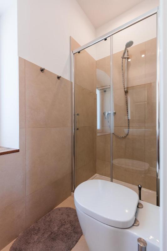 Studio Apartment image 4