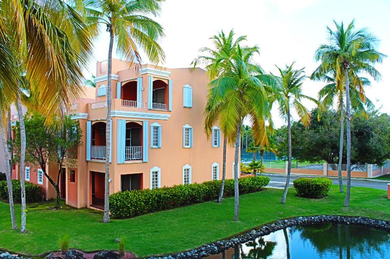 Villa with Garden View image 1