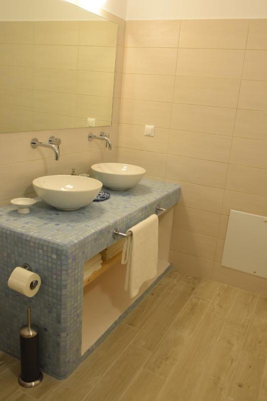 Deluxe Villa 1 with Sea View image 4