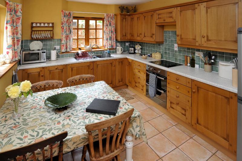 Two-Bedroom House image 4