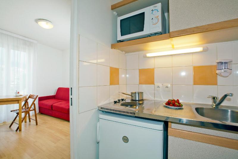 One-Bedroom Apartment image 3