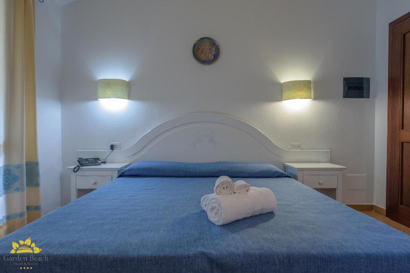 Deluxe Double or Twin Room image 2