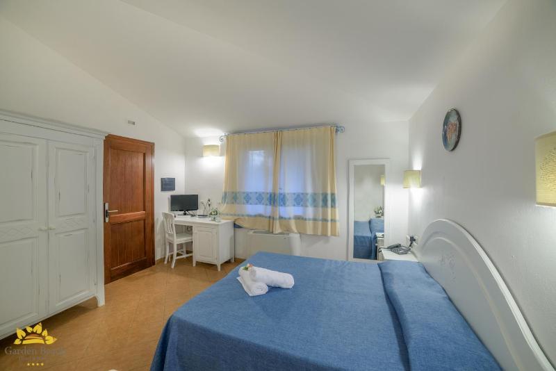 Deluxe Double or Twin Room image 3