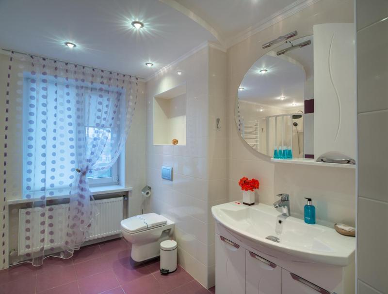 Luxury Suite image 2