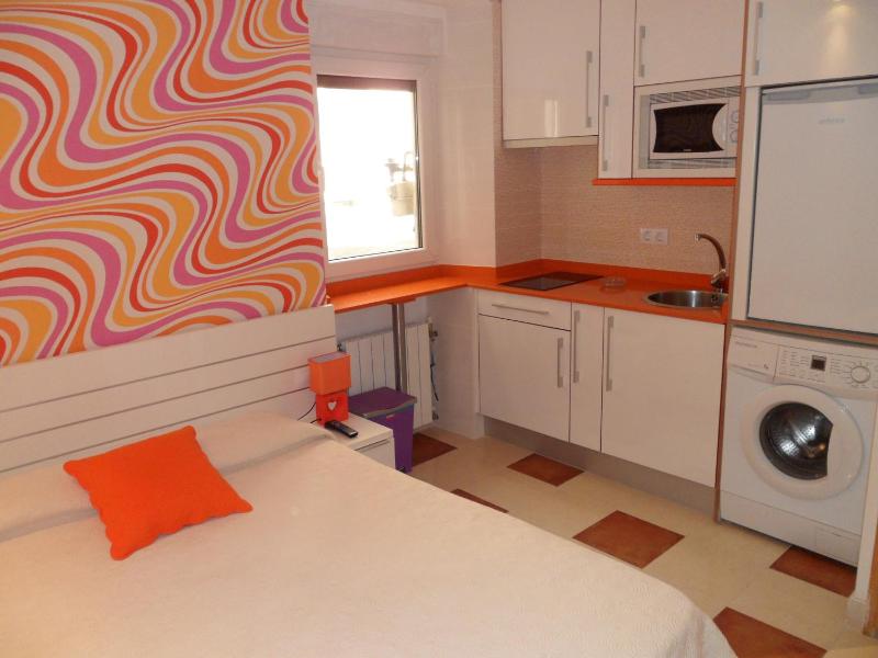 Studio (2 Adults) image 4