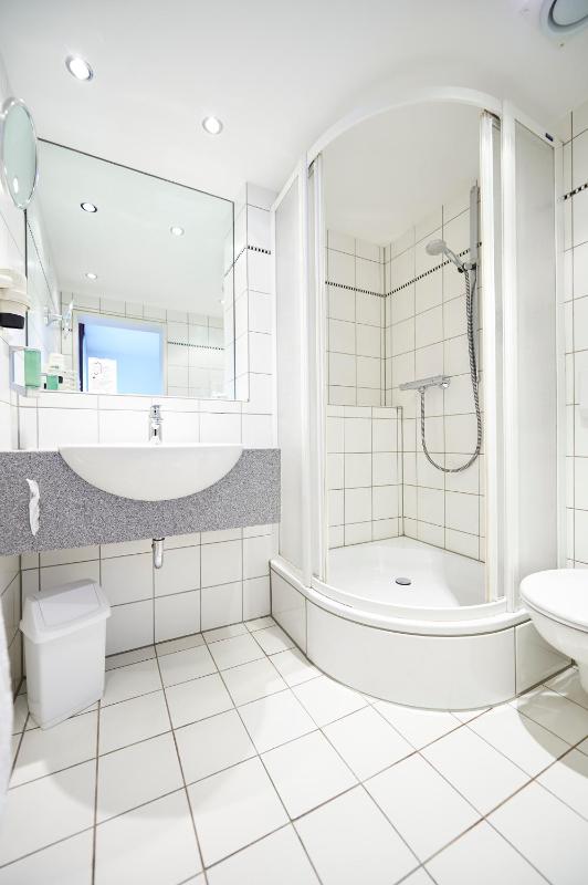 Standard Double or Twin Room image 1