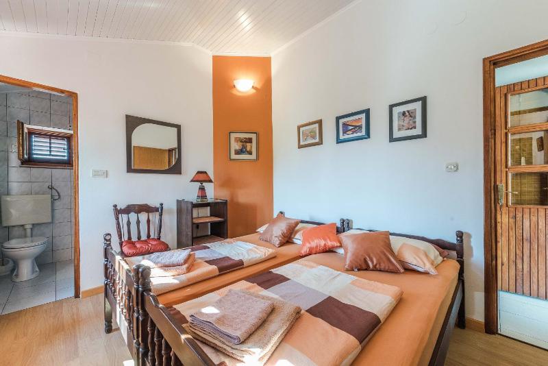 Two-Bedroom Apartment with Sea View image 1