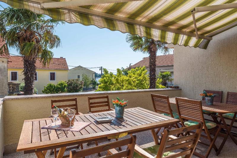 Studio with Sea View image 3