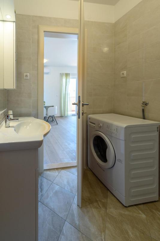 One-Bedroom Apartment (Second Floor) image 4