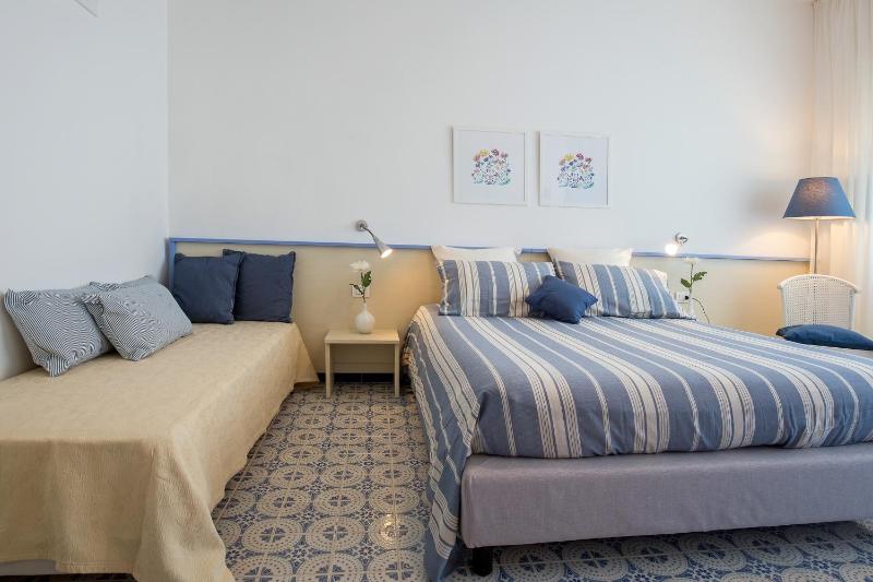 One-Bedroom Apartment image 3