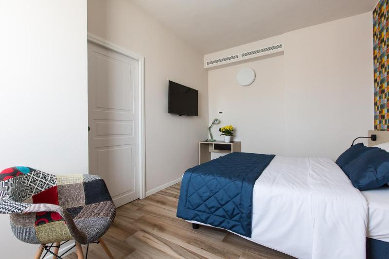 One-Bedroom Apartment image 3