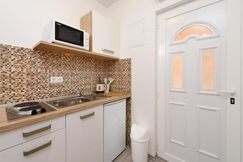 Studio Apartment image 4
