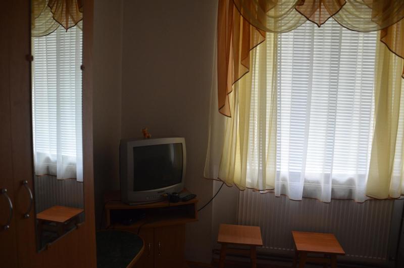 Deluxe Quadruple Room image 2