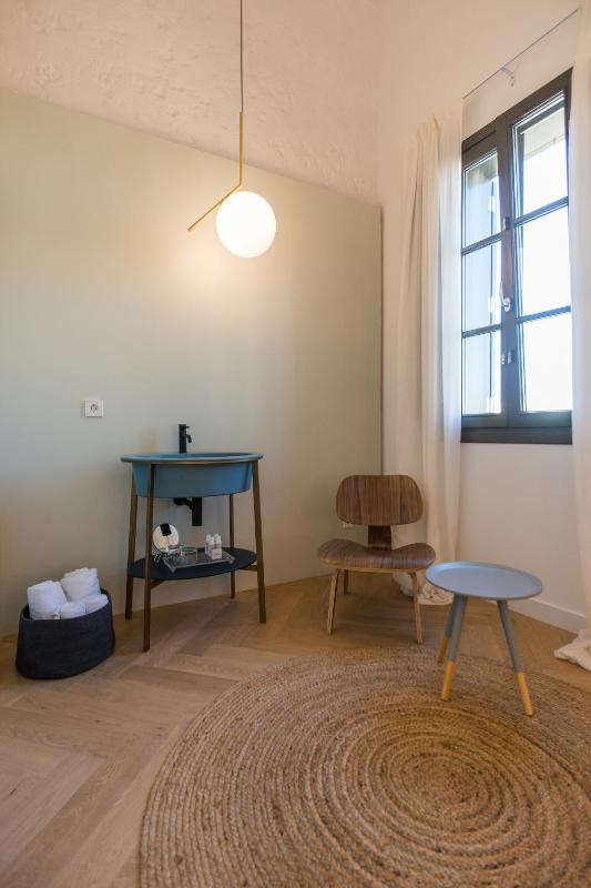 Sodium Boutique Hotel - image 31