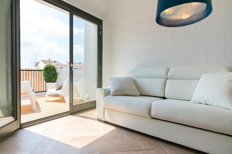 Sodium Boutique Hotel - image 30