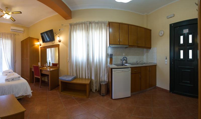 Petros Penthouse - image 6
