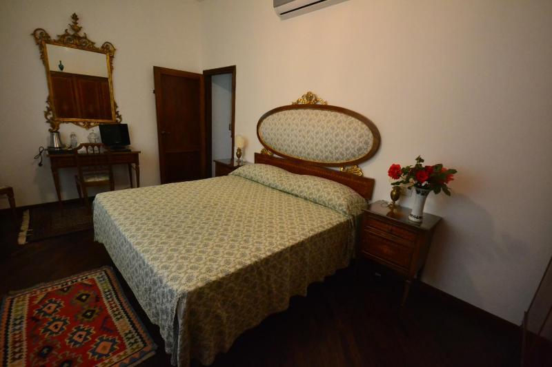 Deluxe Double Room image 1