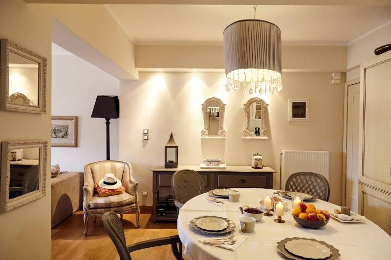Unique Apartment in the Heart of the City - image 8