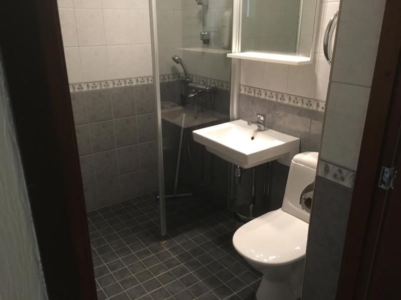 Twin Room image 4