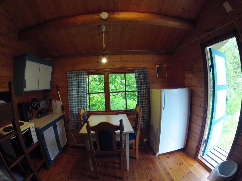 Economy Quadruple Room with Shared Bathroom image 3