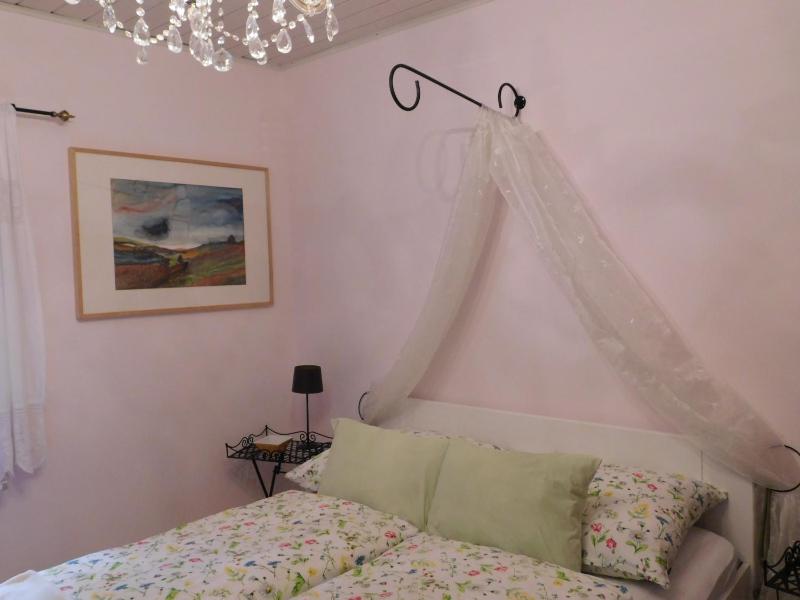 One-Bedroom Apartment image 3