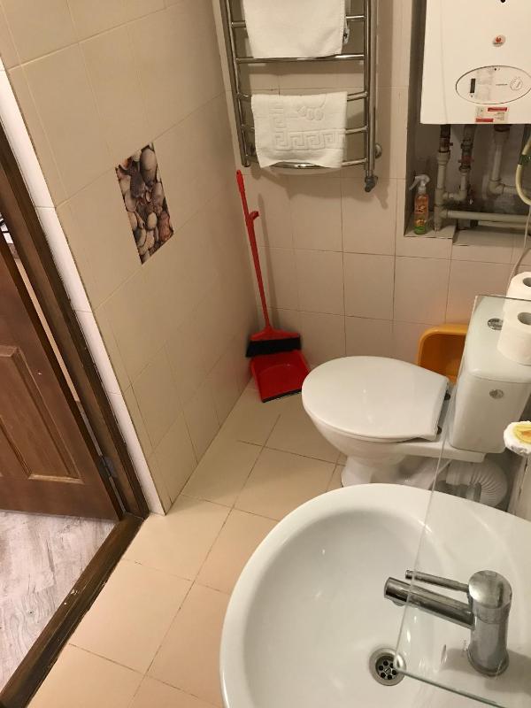 Apartment with Shower image 1
