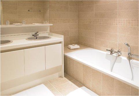 Standard Double Room with Bath image 4