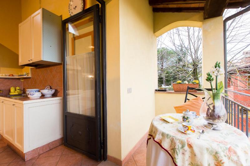 One-Bedroom Apartment image 3