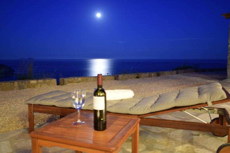 Deluxe Villa 2 with Sea View  image 2