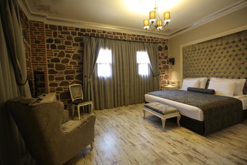 Deluxe Room image 2